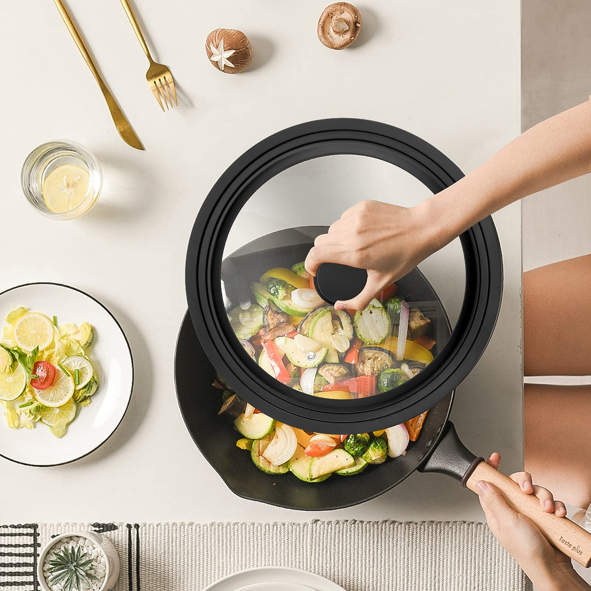 Tempered Glass Universal Lid with Silicone Rim for 10" - 12" Cookware Z31296
